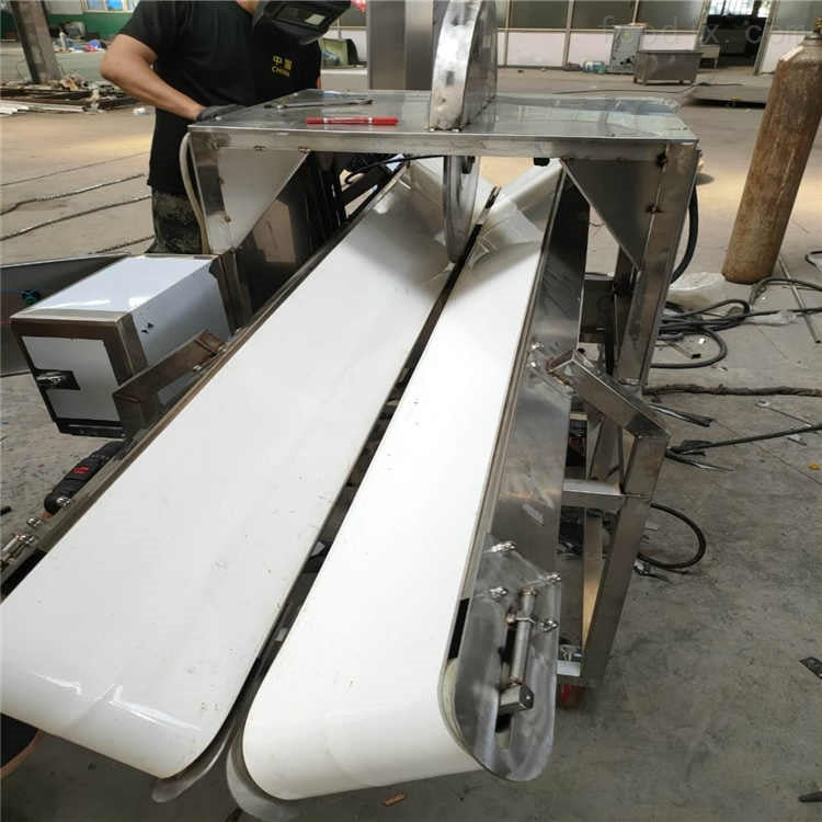 Automatic nutmeg half cutting Machine