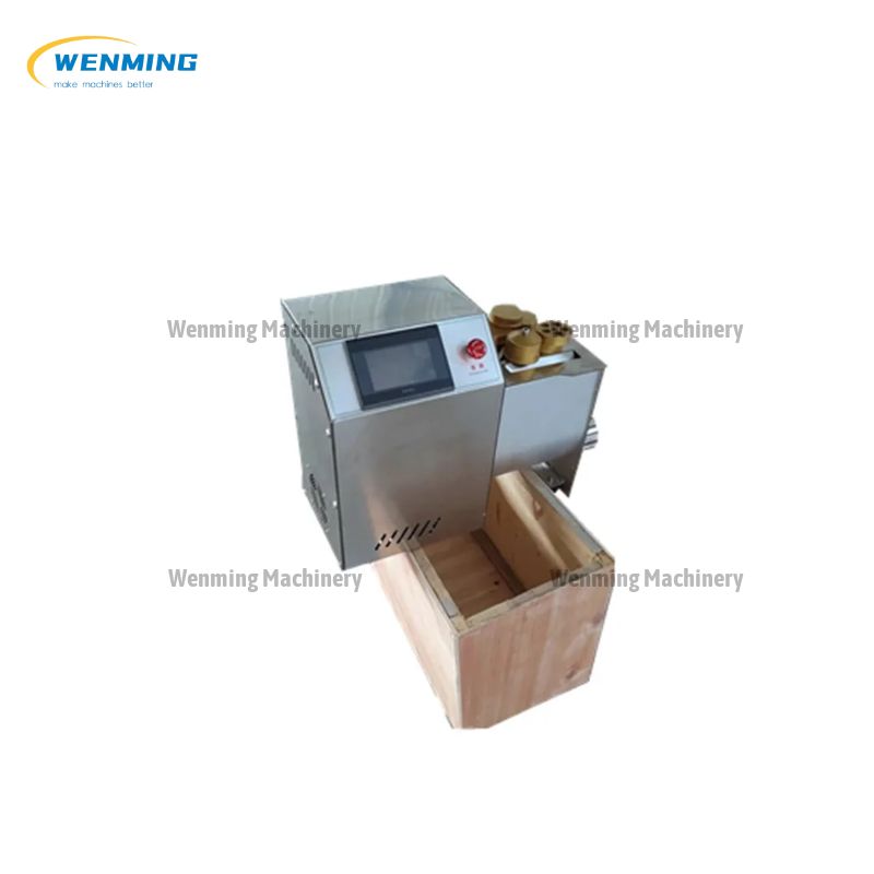 Macaroni Extruding Machine