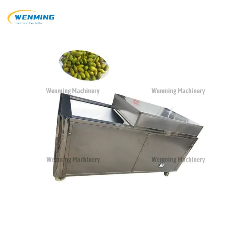 Dried fruit pitting machine