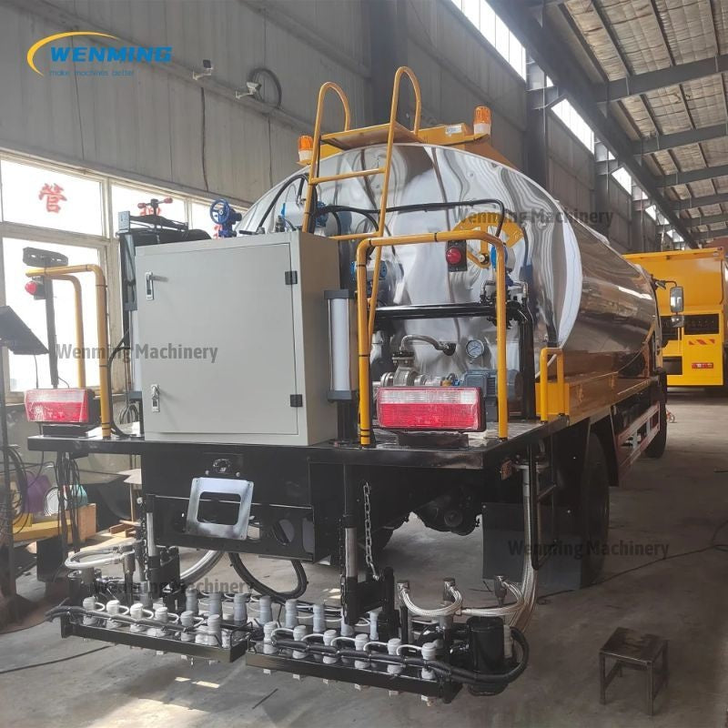asphalt distributor